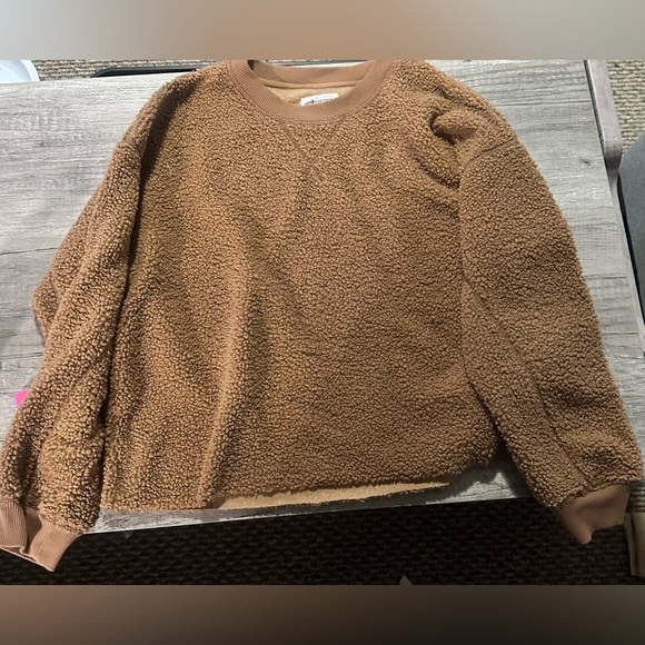 American Eagle Outfitters Tops - American Eagle Brown Fuzzy Crewneck size Medium